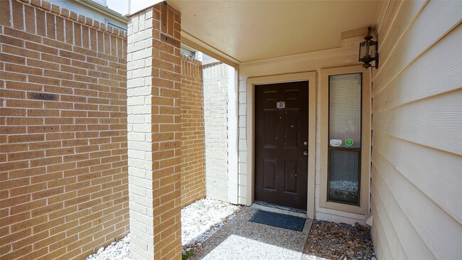 Building Photo - 2277 S Kirkwood Rd