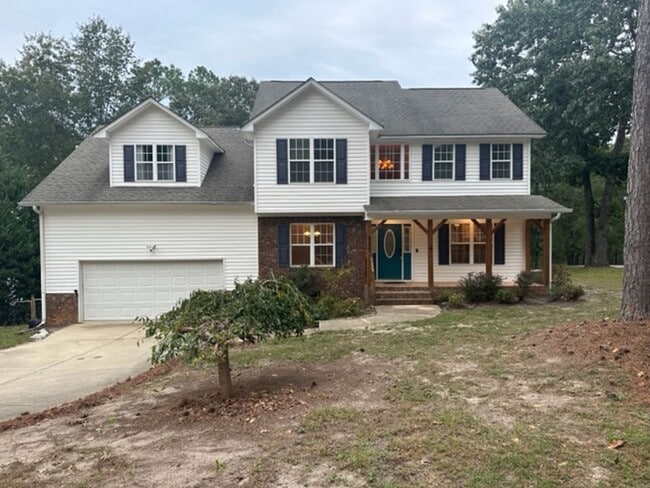 Primary Photo - Stunning 3 Bed 2.5 Bath Home with Large Bo...