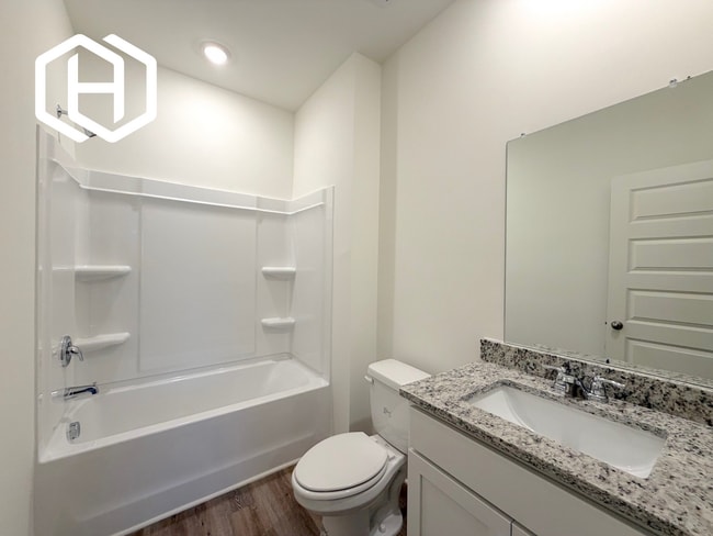 Building Photo - 2028 Eaton Pl