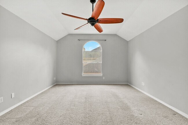 Building Photo - Charming 4-Bed in Clear Lake ISD – Move-In...