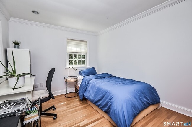 Building Photo - 188 Compo Rd S