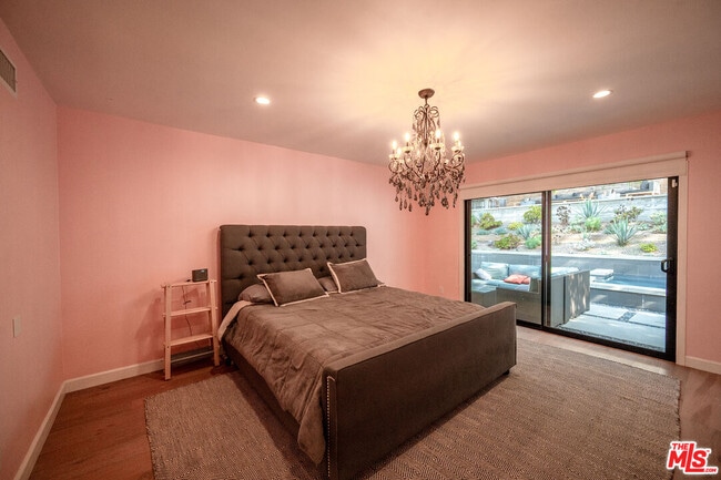 Building Photo - 3116 Beachwood Dr