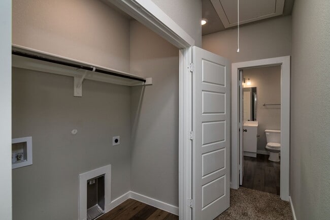 Building Photo - GORGEOUS 2 BEDROOM FOUR PLEX LOCATED IN MIDLOTHIAN ISD!