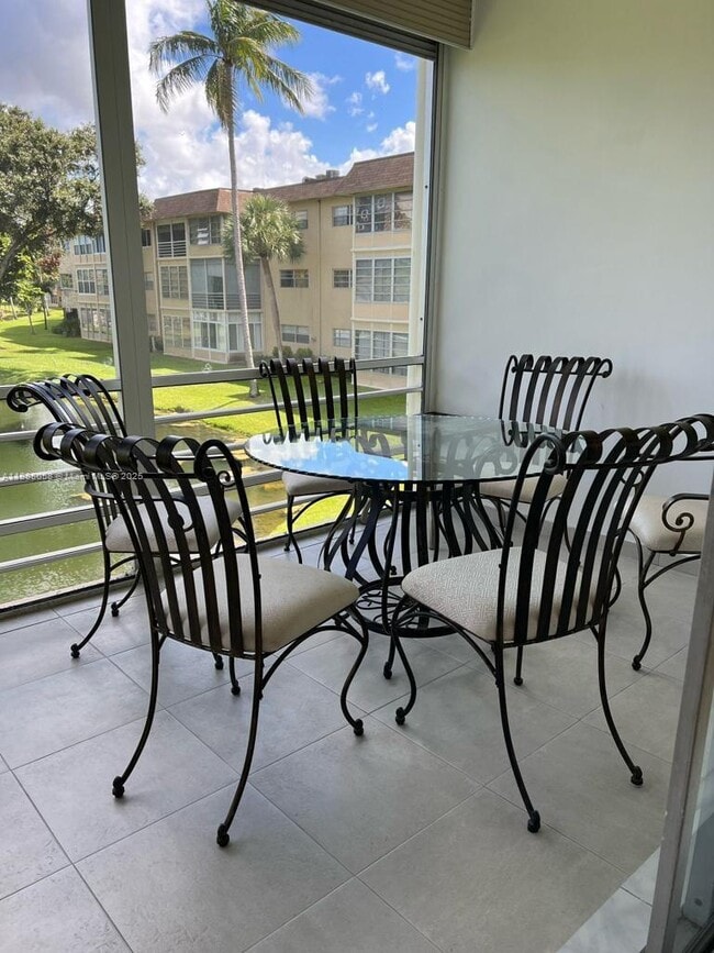 Building Photo - 5051 W Oakland Park Blvd
