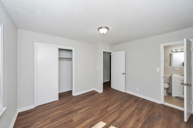 Building Photo - Comfort & Convenience in Northport – 4BR H...