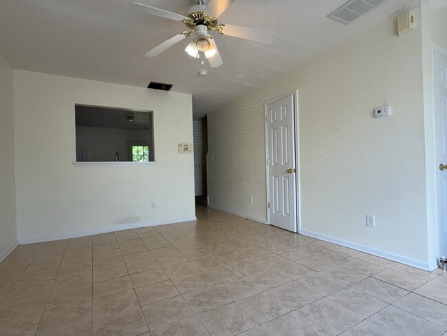 Building Photo - 1209 Timberlake Trail
