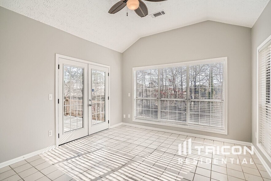 Building Photo - 210 Boca Ciega Ct