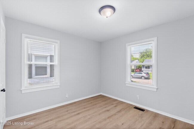 Building Photo - 1620 Phyllis Ave