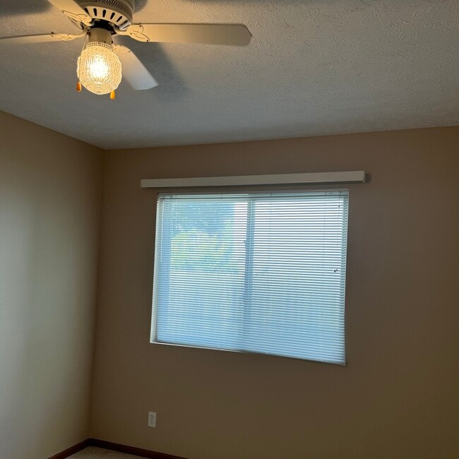 Building Photo - 2928 Blackhawk Dr