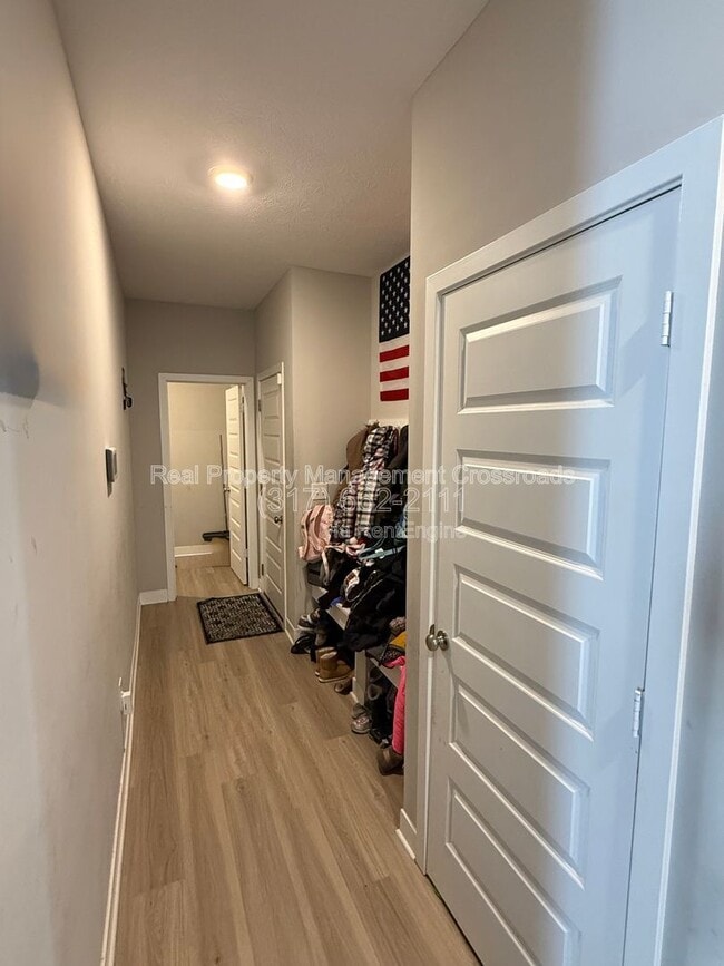 Building Photo - 8754 Laurelton Pl