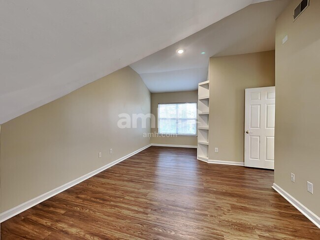 Building Photo - 2738 Seastrand Ln