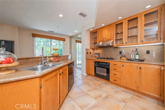 Building Photo - 37 Olivewood