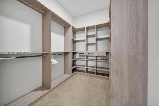 Building Photo - 8864 Ventura Way