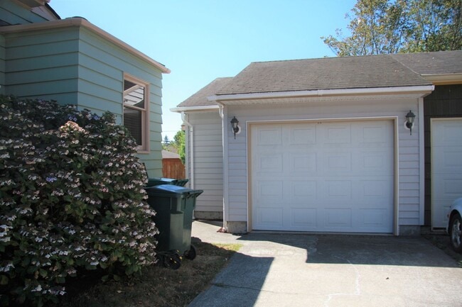 Building Photo - 2bd/1ba Seattle House