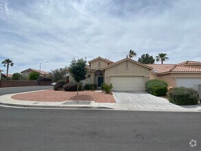 Building Photo - Beautiful 3 bed/2 bath home located in the...