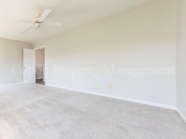 Building Photo - 448 Vallie Ln