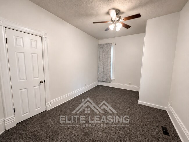 Building Photo - 1223 NE Seward Ave