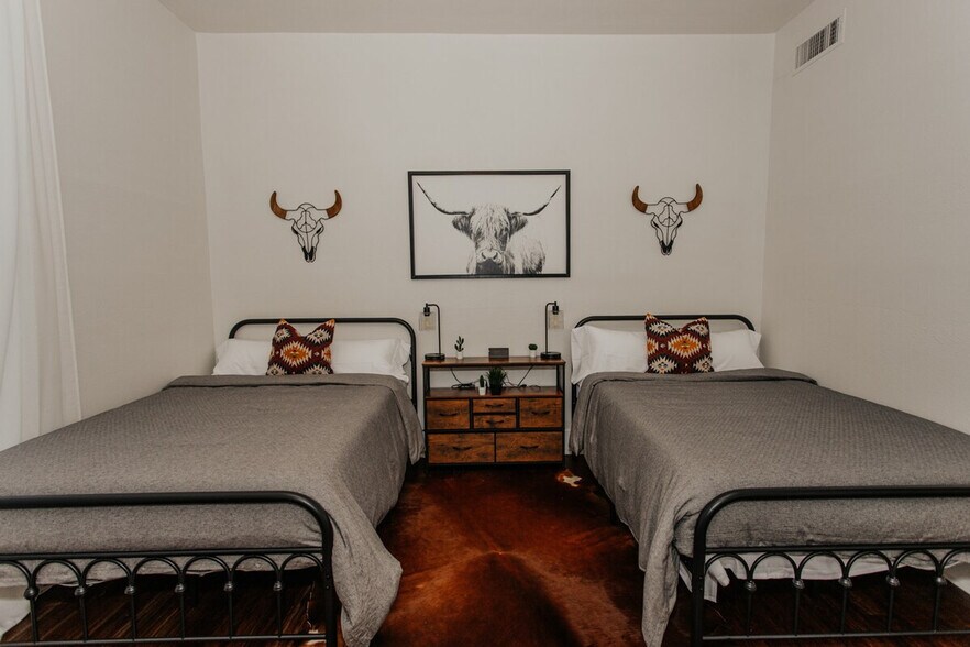 Building Photo - 3728 Homan Ave