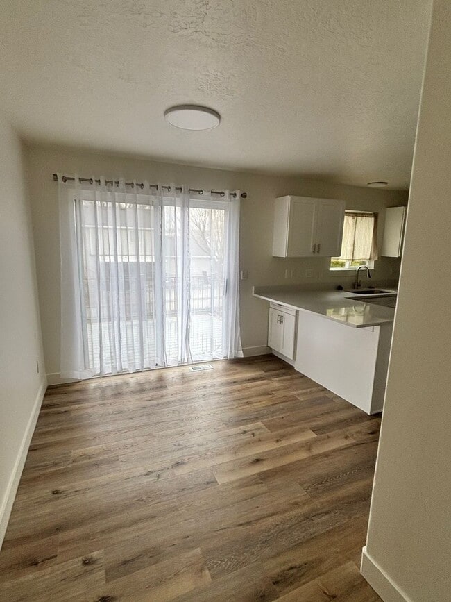 Building Photo - Immaculate Fully Remodeled Orem Home for Rent