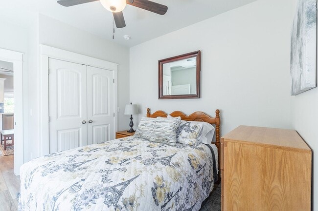 Building Photo - Charming Fully Furnished 1 Bedroom, 1 Bath...