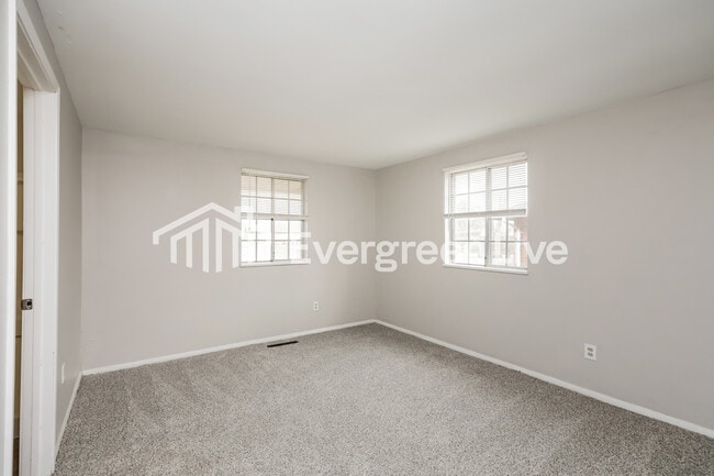 Building Photo - 1712 W Loveland Ave