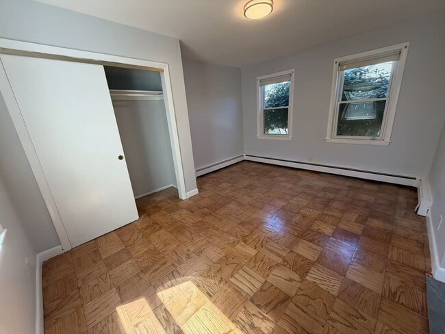 Building Photo - 102 Central St