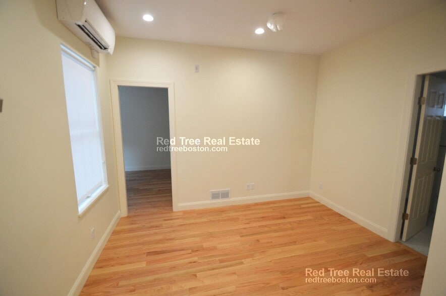 Building Photo - 379 Harvard St