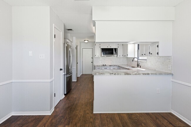 Building Photo - 3721 Avenue R