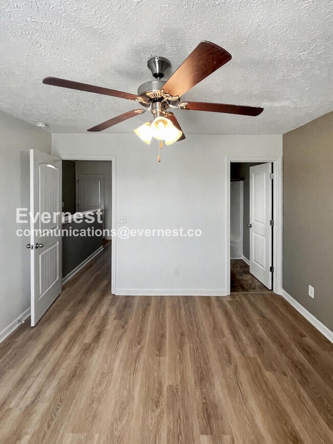 Building Photo - 1522 Sprucedale Dr