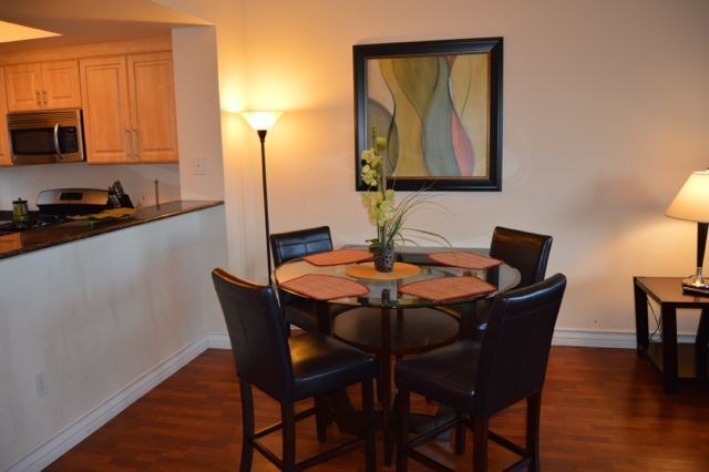 Building Photo - Meridian Upgraded Top Floor 1 Bed | 1 Bath Unit (Vinyl Flooring in Bedroom Area)