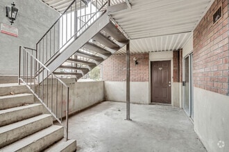 Building Photo - 1671 Hickory Ln