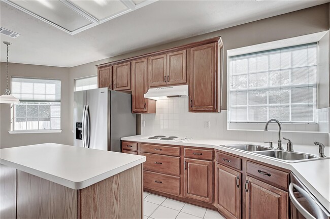 Building Photo - 2803 Norwood Hills Dr