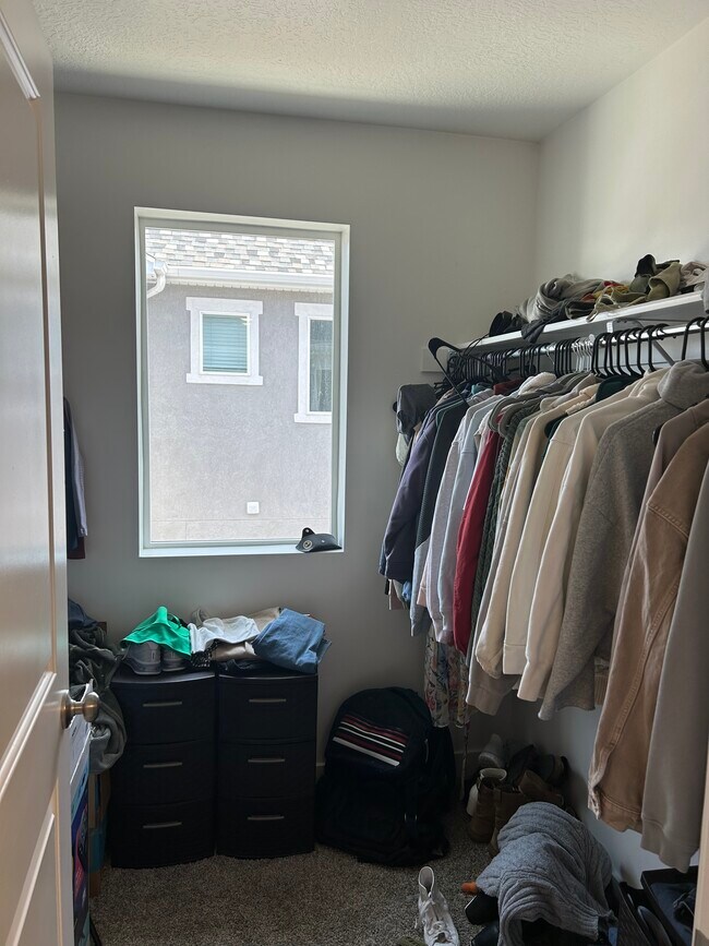 Building Photo - 3780 3215 W