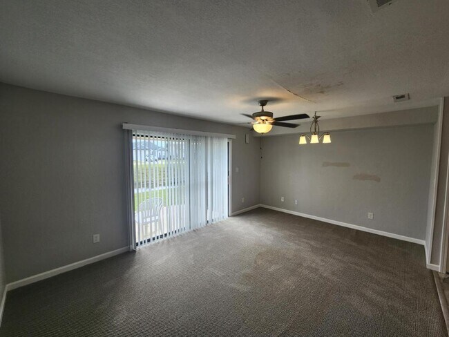 Building Photo - 205 Double Eagle Dr