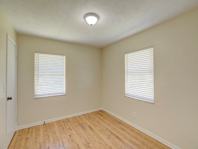 Building Photo - 279 Englar Dr