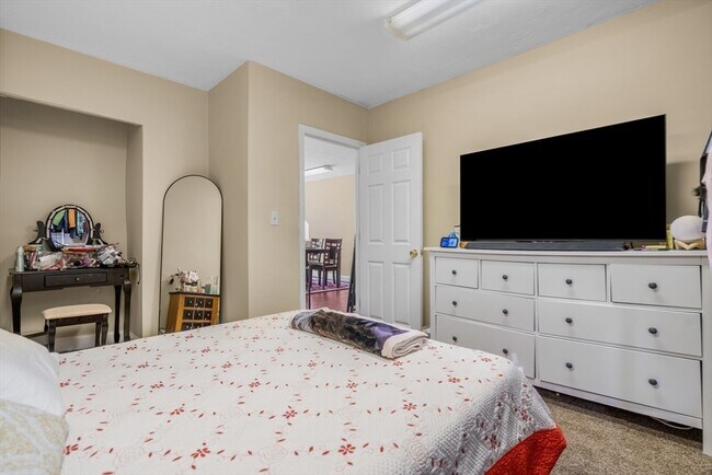 Building Photo - 148 N Franklin St