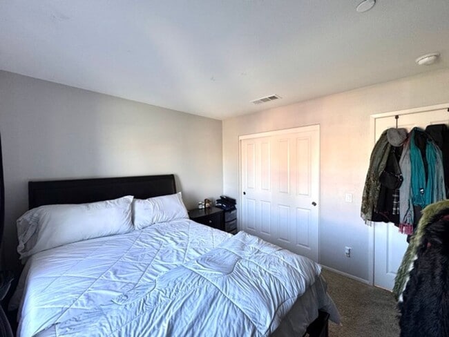 Building Photo - Stunning 4 Bedroom Cul-De-Sac Home with Loft located in Winchester!