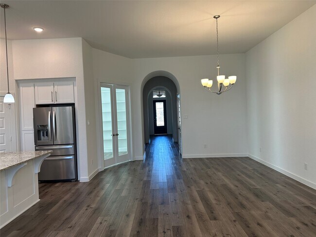 Building Photo - 2206 Hays Ranch Dr