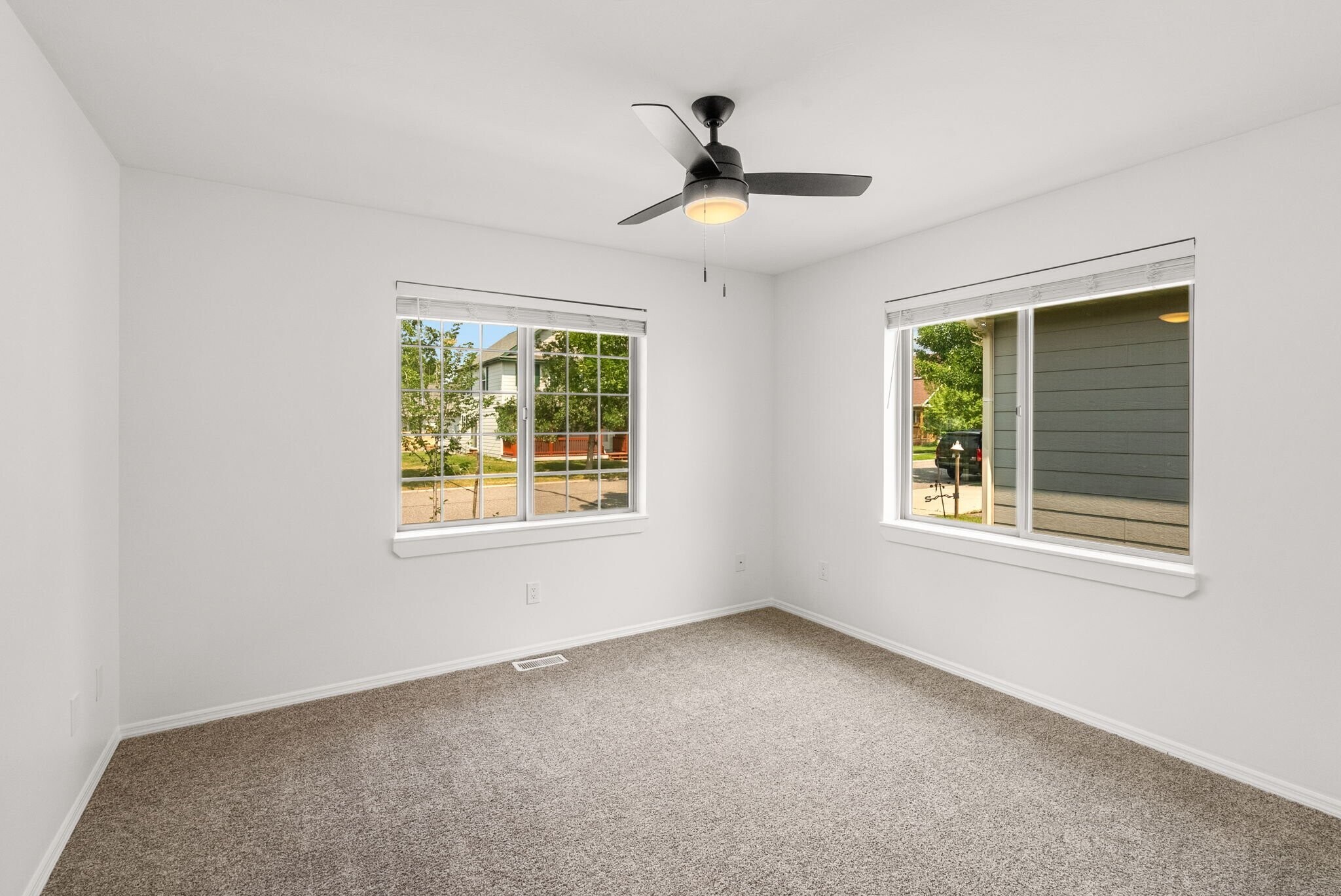 Building Photo - 1397 N River Rock Dr