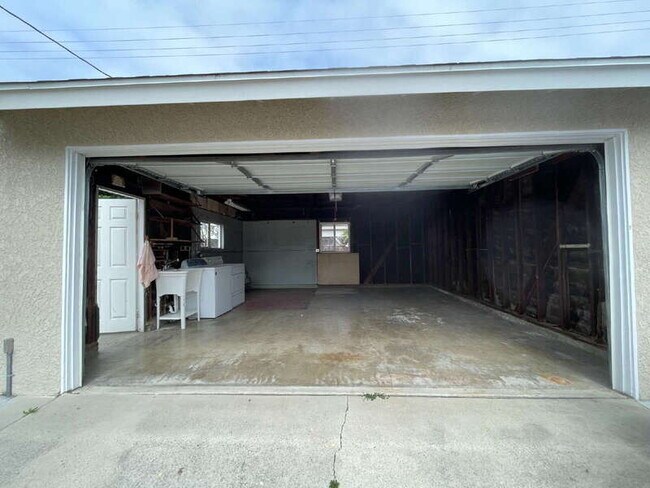 Building Photo - 2050 McNab Ave