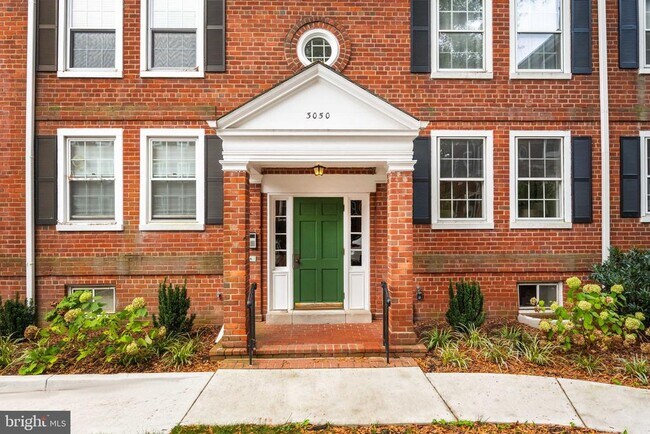 Primary Photo - 3050 S Buchanan St