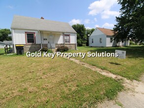 Building Photo - MEADOWBROOK AREA 2 BR 1 BA House with Central Air and Garage (SECTION 8 APPROVED)