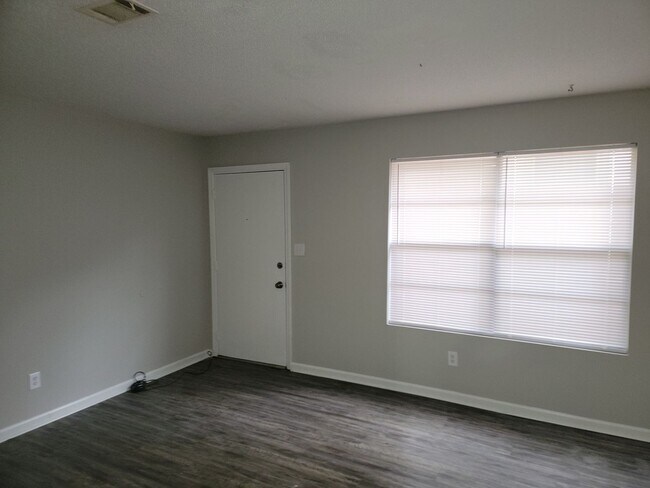 Building Photo - ~1530 Whitney Street