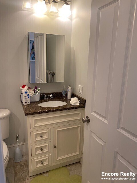 Building Photo - 1089 Beacon St