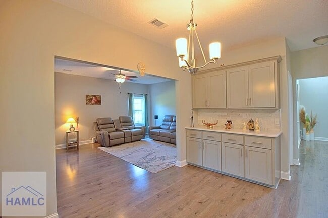 Building Photo - 179 Rutledge Dr