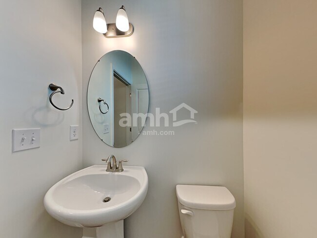 Building Photo - 5981 Hagar Vly Dr