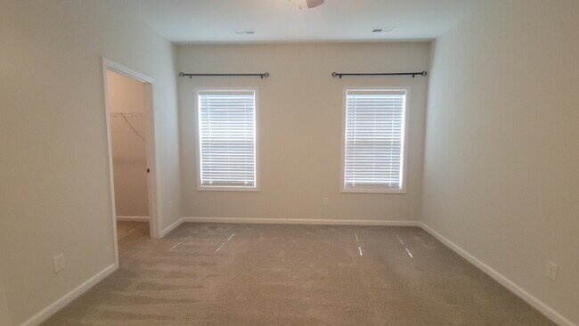 Building Photo - Huntsville Haven with Granite Elegance!" D...