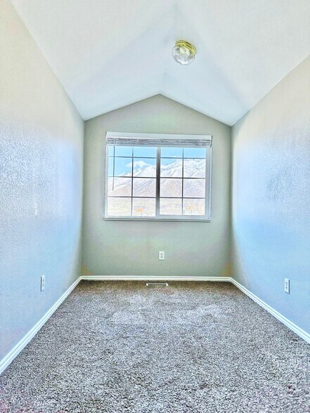 Building Photo - 14131 S Senior Band Rd