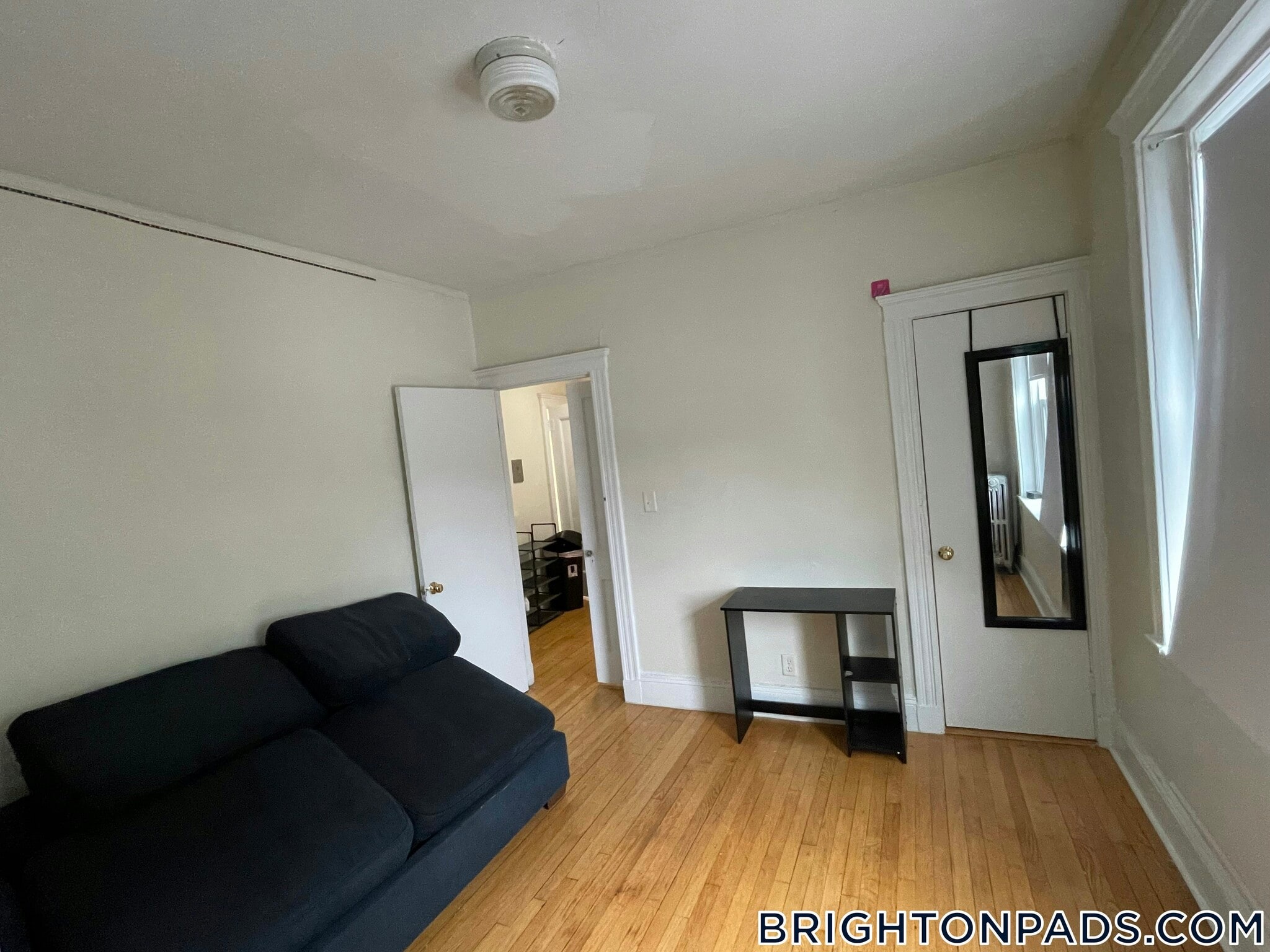 Building Photo - 127 Sutherland Rd