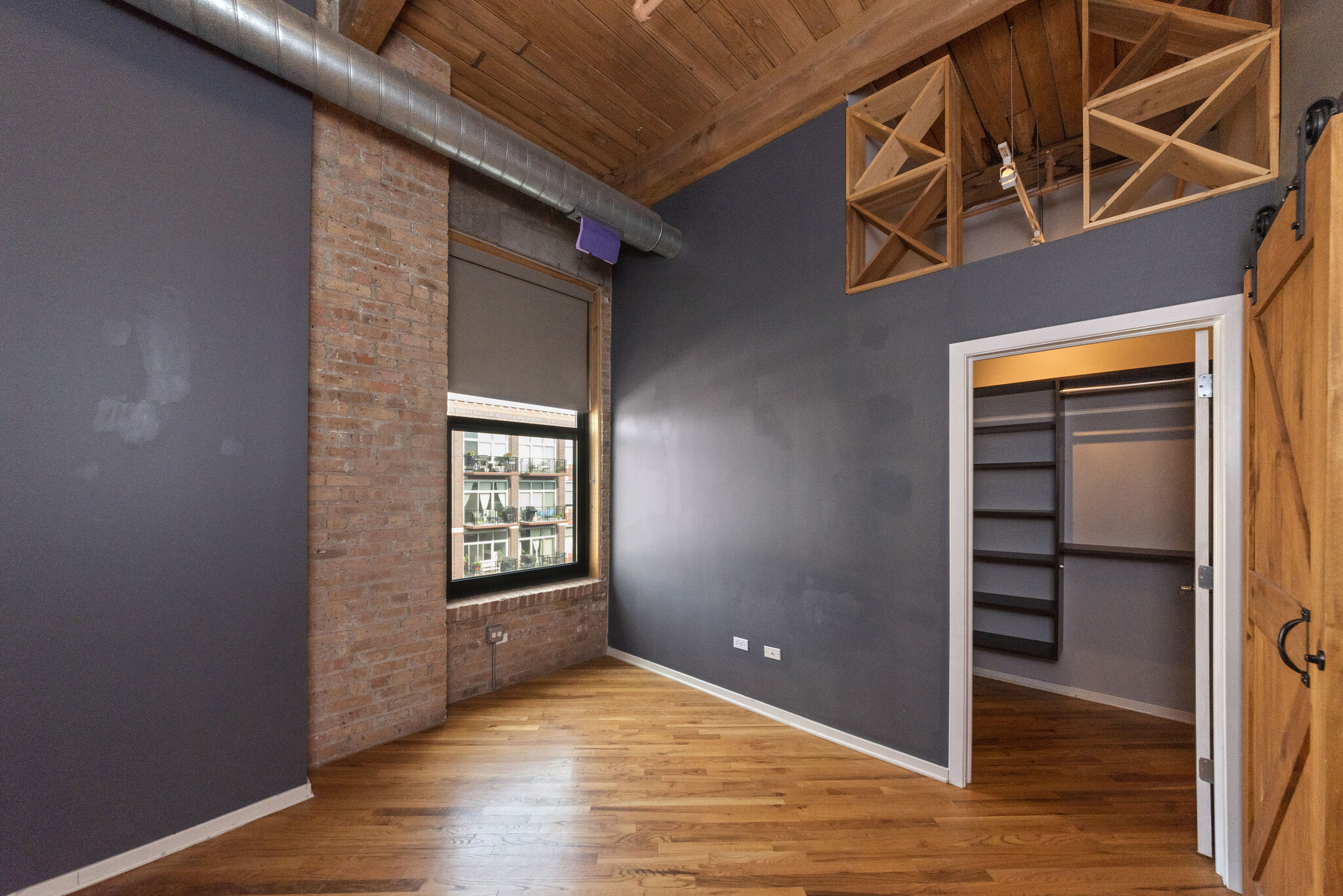 Building Photo - 1040 W Adams St